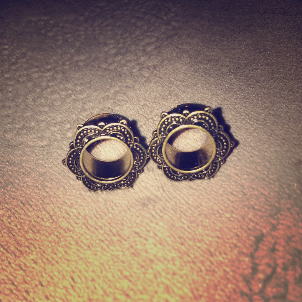 916 Boho Henna Flower Tunnel Gauge Plugs